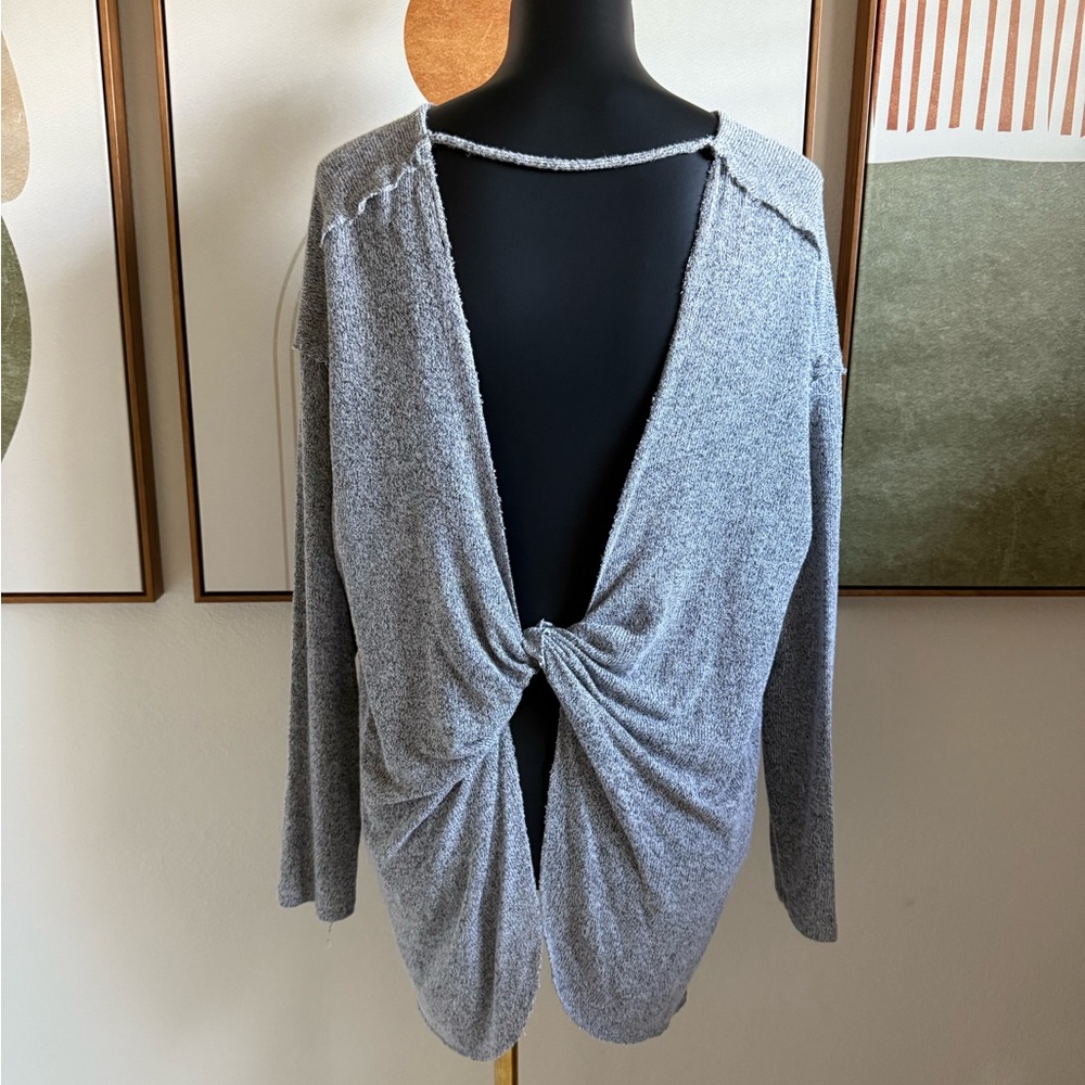 ✨ Express Gray Asymmetrical Long Sleeve Top - Picture 2 of 7